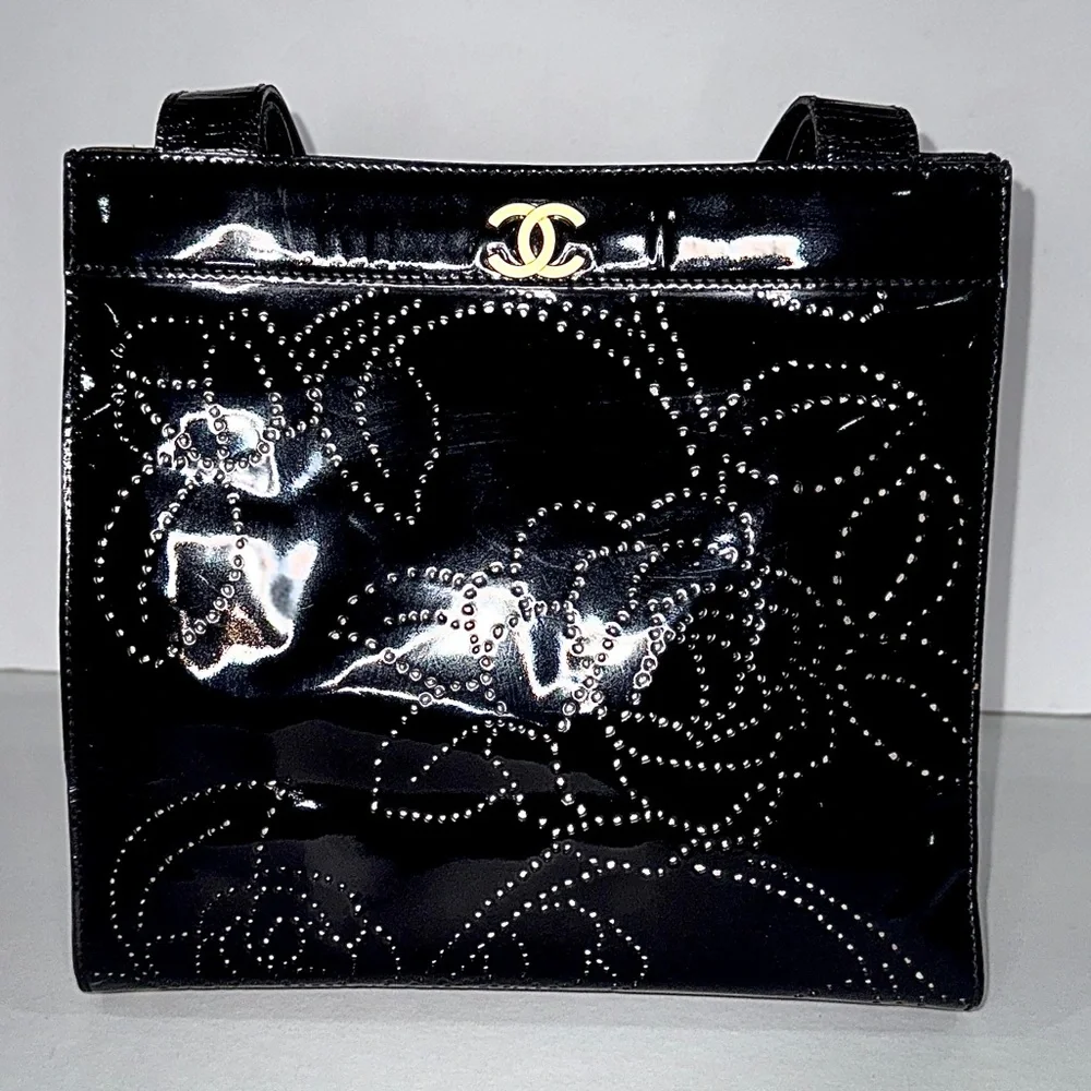 🔥SOLD🔥CHANEL Camelia Enamel Tote Bag - Picture 1 of 17
